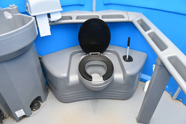Best Portable toilet rental cost  in Bellport, NY